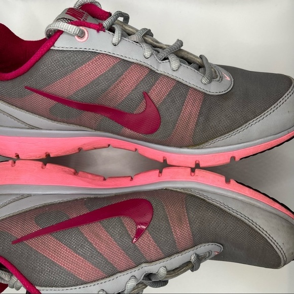 Nike Training Total Core TR Woman’s Size 7.5 Gray and Pink - Picture 1 of 7